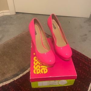 Pink pumps